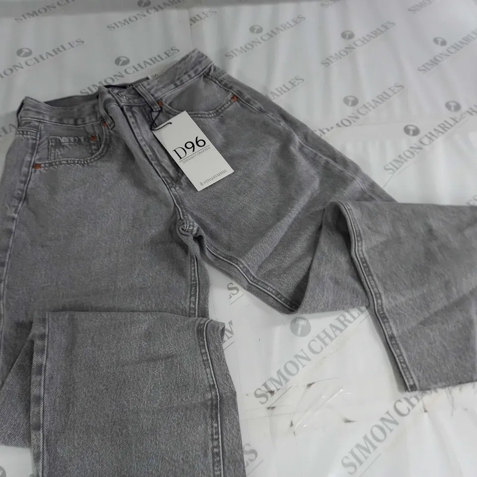 STRADIVARIUS STRAIGHT CROPPED JEANS - UK 8
