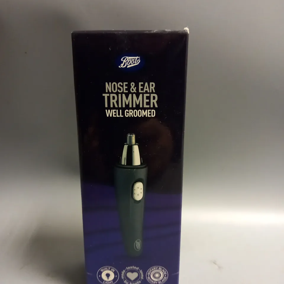 BOXED WELL GROOMED NOSE AND EAR TRIMMER