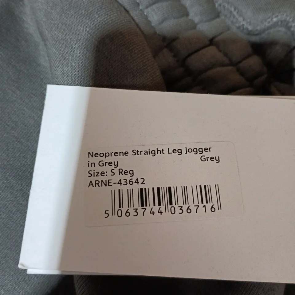 ARNE NEOPRENE STRAIGHT-LEG JOGGER – GREY – SIZE S REG