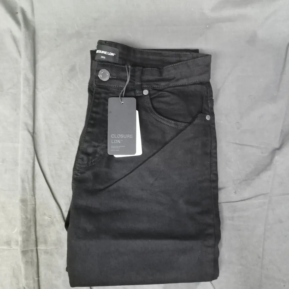 CLOSURE DENIM JEANS IN BLACK SIZE 30S