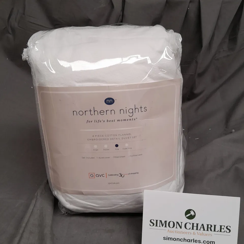 FLANNEL 4 PIECE DUVET SET IN WHITE - KING SIZE