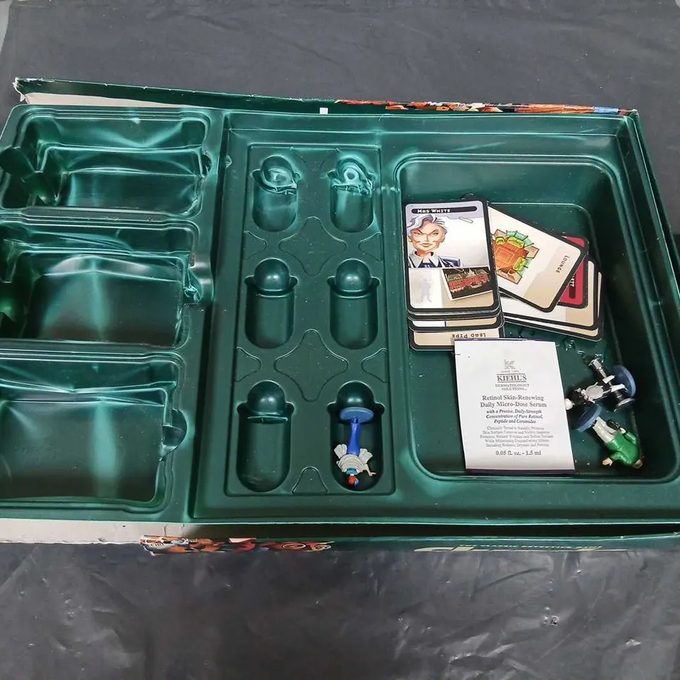 CLUEDO – THE CLASSIC DETECTIVE GAME (GREEN BOX) – BOXED