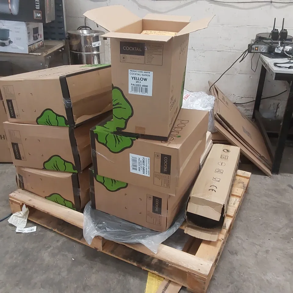 PALLET CONTAINING A LARGE QUANTITY OF CATERING SUPPLIES INCLUDING: POPPIES COCKTAIL NAPKINS, CONTAINER LIDS ECT