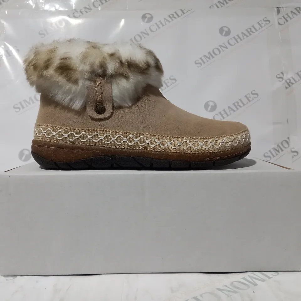 BOXED PAIR OF EARTH ORIGINS EMMALYN BEIGE BOOTIES - SIZE 5