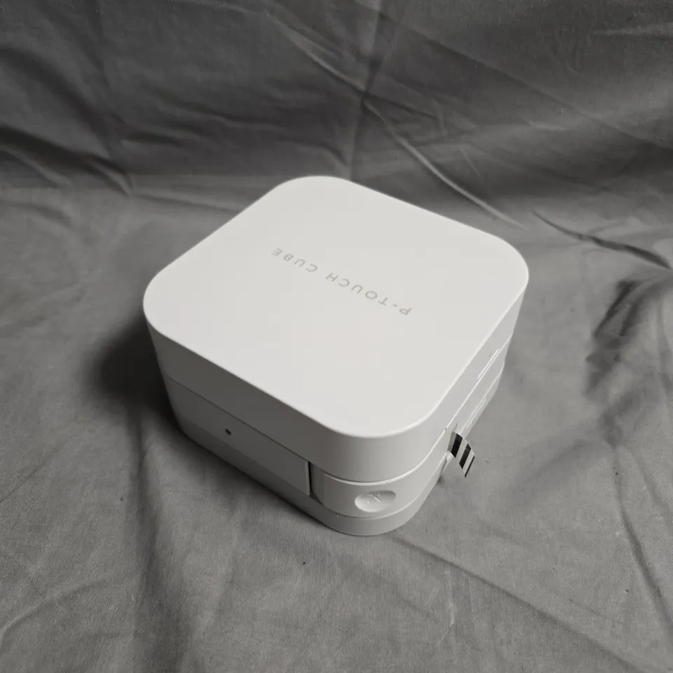 BROTHER P-TOUCH CUBE PT-P300BT LABEL PRINTER 
