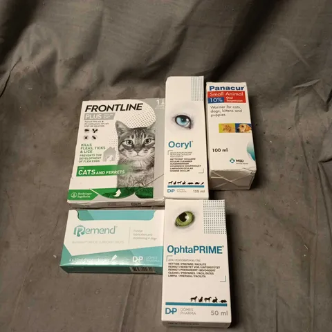 APPROXIMATELY 18 ASSORTED PET TREATMENT/MEDICAL ITEMS TO INCLUDE FRONTLINE, PANACUR, OCRYL, REMEND, OPHTAPRIME ETC