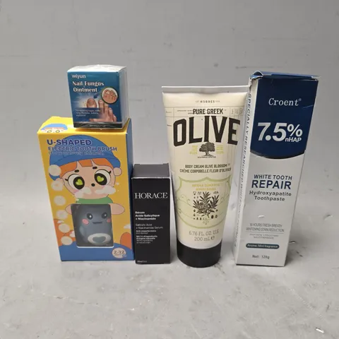 APPROXIMATELY 13 ASSORTED HEALTH & BEAUTY ITEMS TO INCLUDE - OLIVE CREAM OIL, CROENT WHITE TOOTH REPAIR , HORACE SERUM ETC
