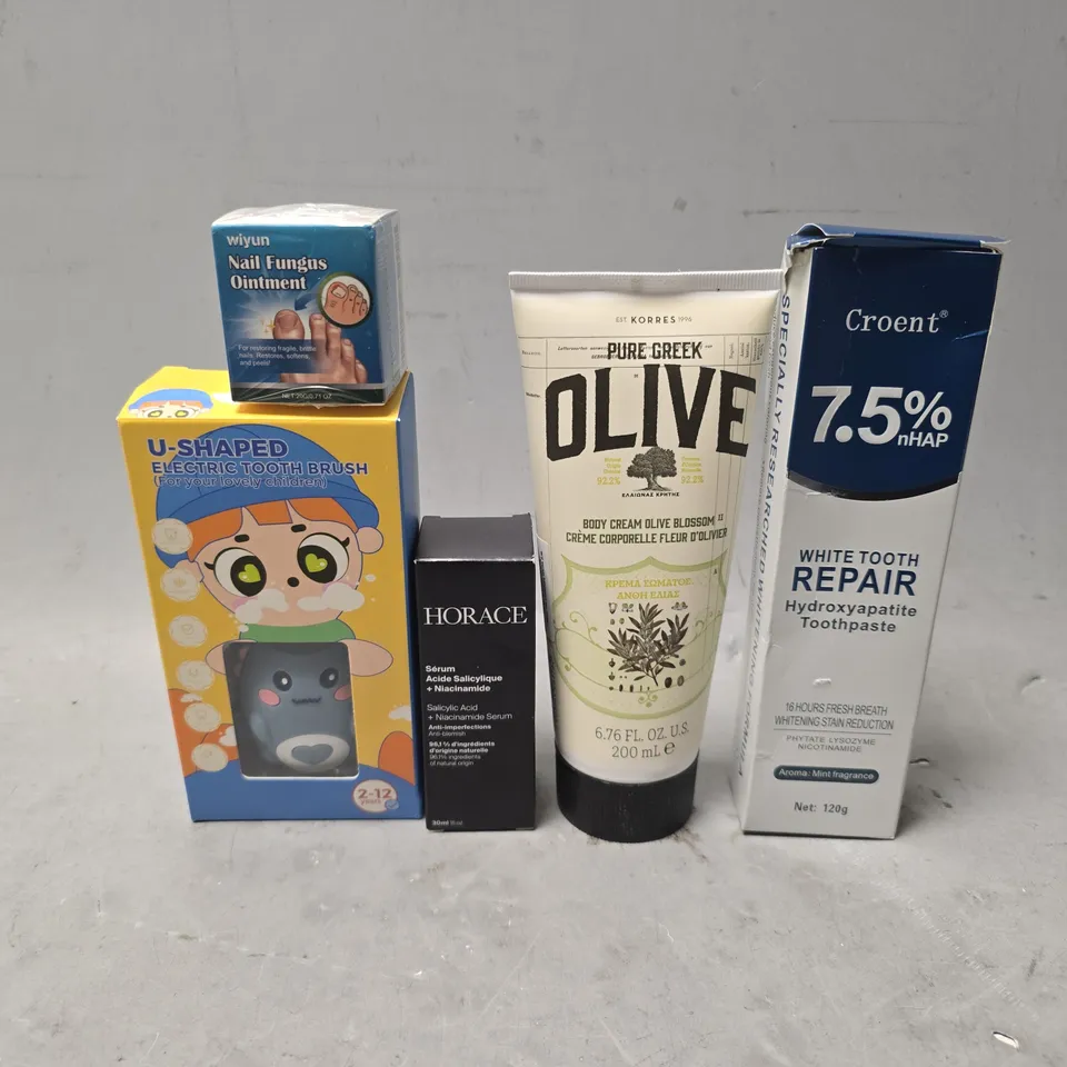 APPROXIMATELY 13 ASSORTED HEALTH & BEAUTY ITEMS TO INCLUDE - OLIVE CREAM OIL, CROENT WHITE TOOTH REPAIR , HORACE SERUM ETC