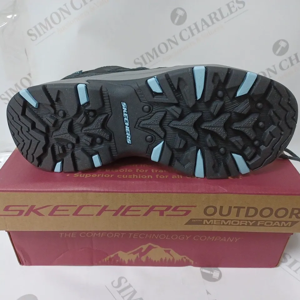 BOXED PAIR OF SKECHERS TREGO WATERPROOF HIKING BOOTS IN BLACK - SIZE 5