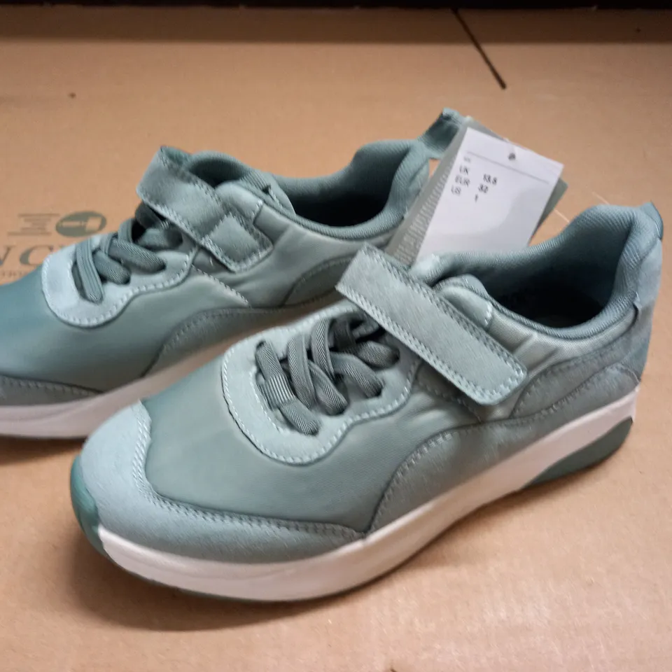 PAIR OF H&M GREEN TRAINERS - UK 13.5