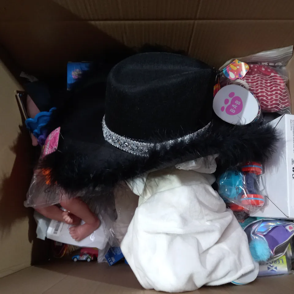 BOX OF APPROX 25 ASSORTED TOYS TO INCLUDE - CGBOOM GLOW STICKS - WOODEN FLOWER PRESS - BRAND TACTICS ECT