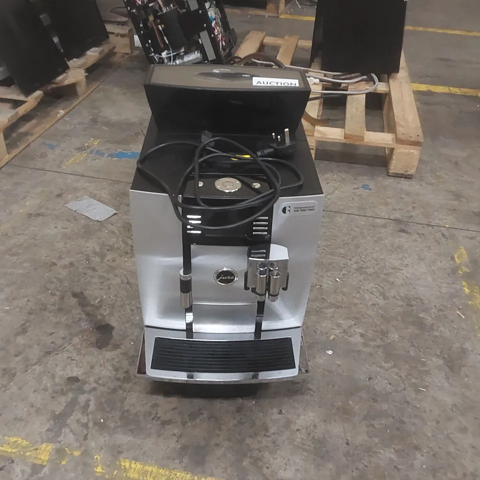 JURA COMMERCIAL BEAN TO CUP COFFEE MACHINE