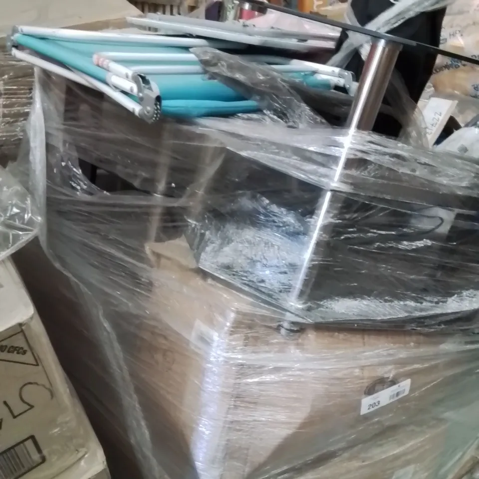 PALLET CONTAINING HALOGEN LAMP, TV STAND UNITS ECT.