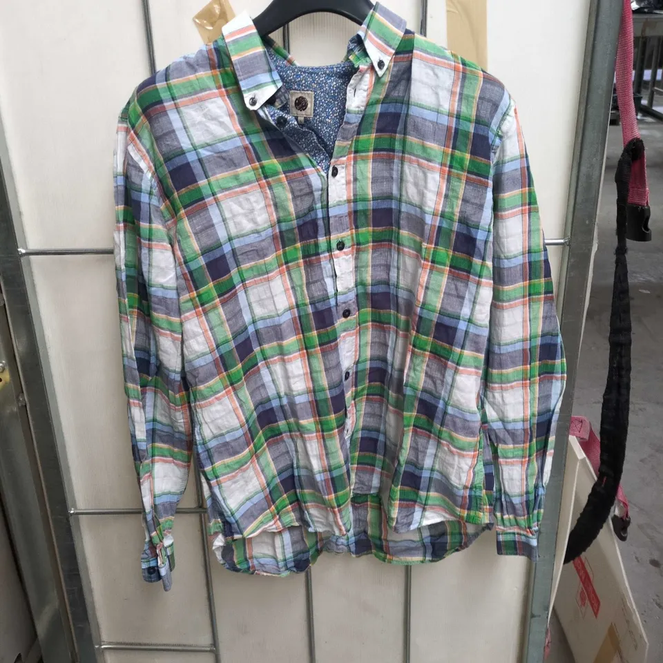 PRETTY GREEN PLAID BUTTON-DOWN SHIRT – SIZE L