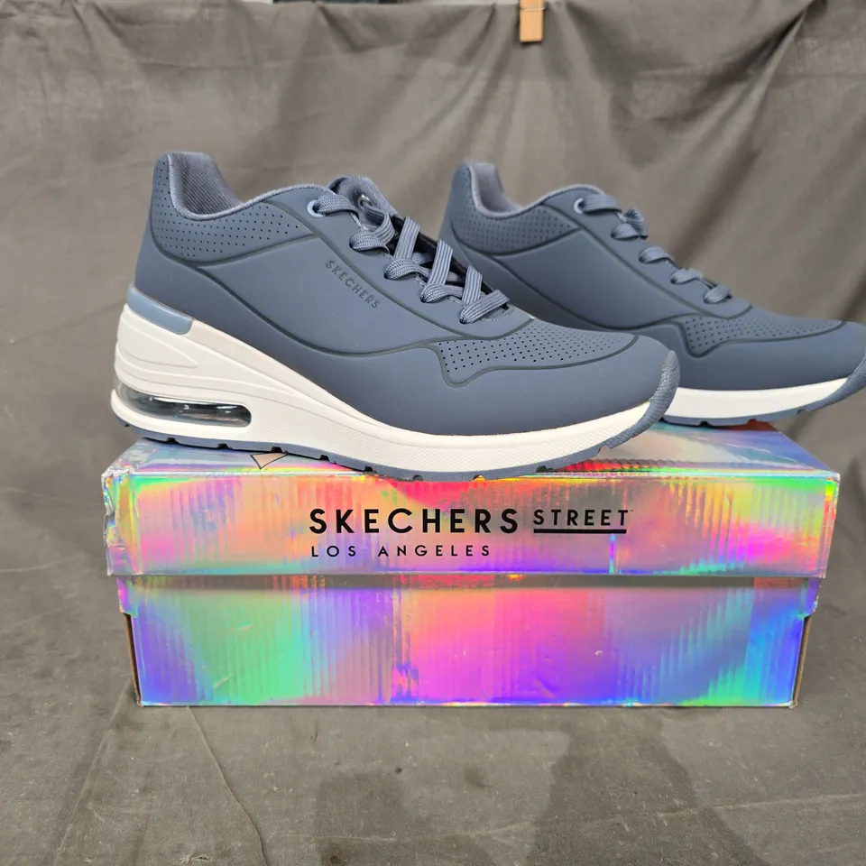 BOXED PAIR OF SKECHERS TRAINERS IN DUSTY BLUE SIZE UK 7