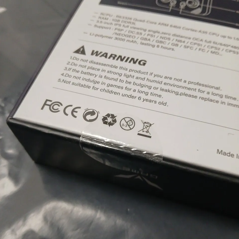 BOXED RG36 PRO HANDHELD GAMES CONSOLE