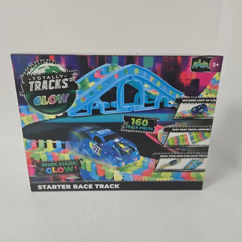TOTALLY TRACKS GLOW STARTER RACE TRACK – 160 PIECES