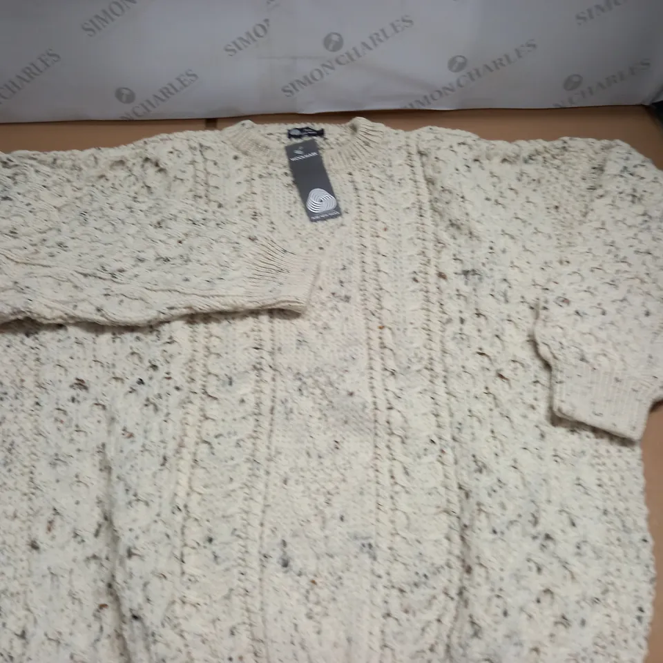 LOT OF 10 AS NEW PURE NEW WOOL KNITTED CREW JUMPERS IN ECRU - ALL M