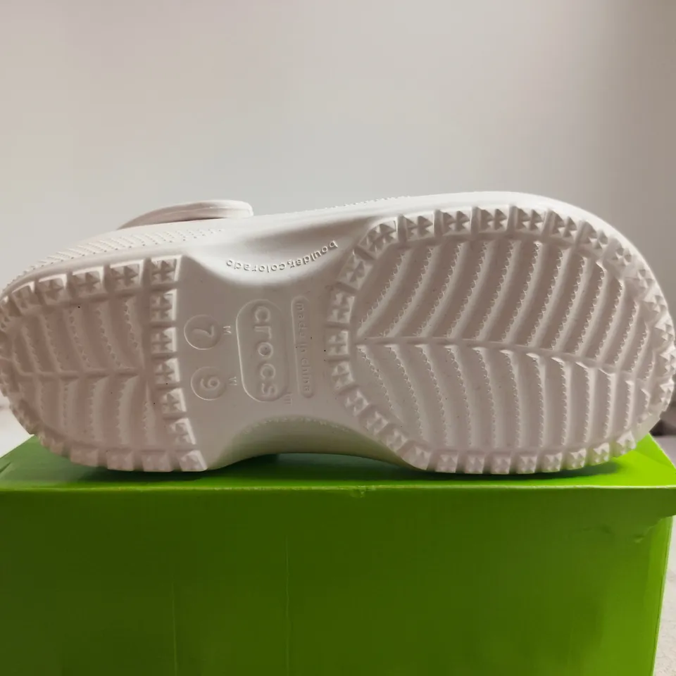 BOXED PAIR OF CLASSIC CROC CLOGS IN WHITE - SIZE M7 / W9