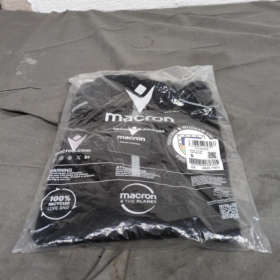 MACRON TOOTING AND MITCHAM UNITED FOOTBALL CLUB 1/4 ZIP TOP BLACK SMALL BAGGED