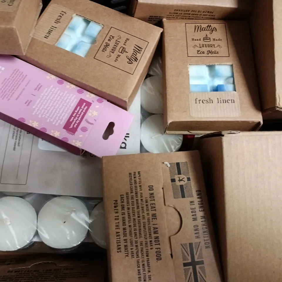 APPROXIMATELY 10 ASSORTED HOUSEHOLD ITEMS TO INCLUDE SCENTED CANDLES, WAX MELTS, ETC