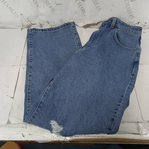 APPROXIMATELY 50 PAIRS OF LOOSE STRAIGHT JEANS IN OFFSHORE RIP BLUE IN VARIOUS SIZES - COLLECTION ONLY