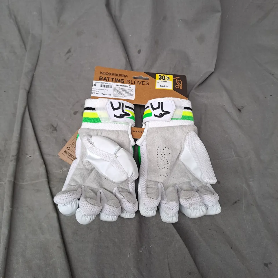 KOOKABURRA KAHUNA BATTING CRICKET GLOVES RIGHT HANDED SIZE YOUTHS MODEL 4.1 NEW