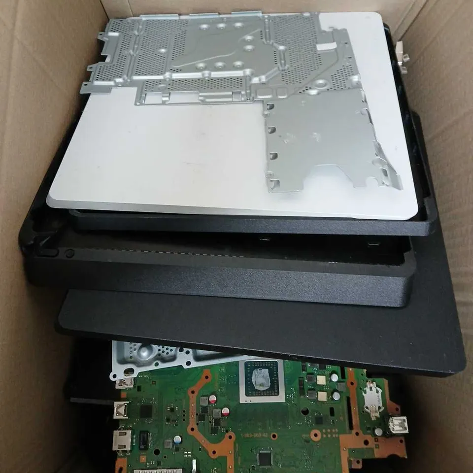 APPROXIMATELY 15 ASSORTED GAMING CONSOLE INTERNAL SPARE PARTS	