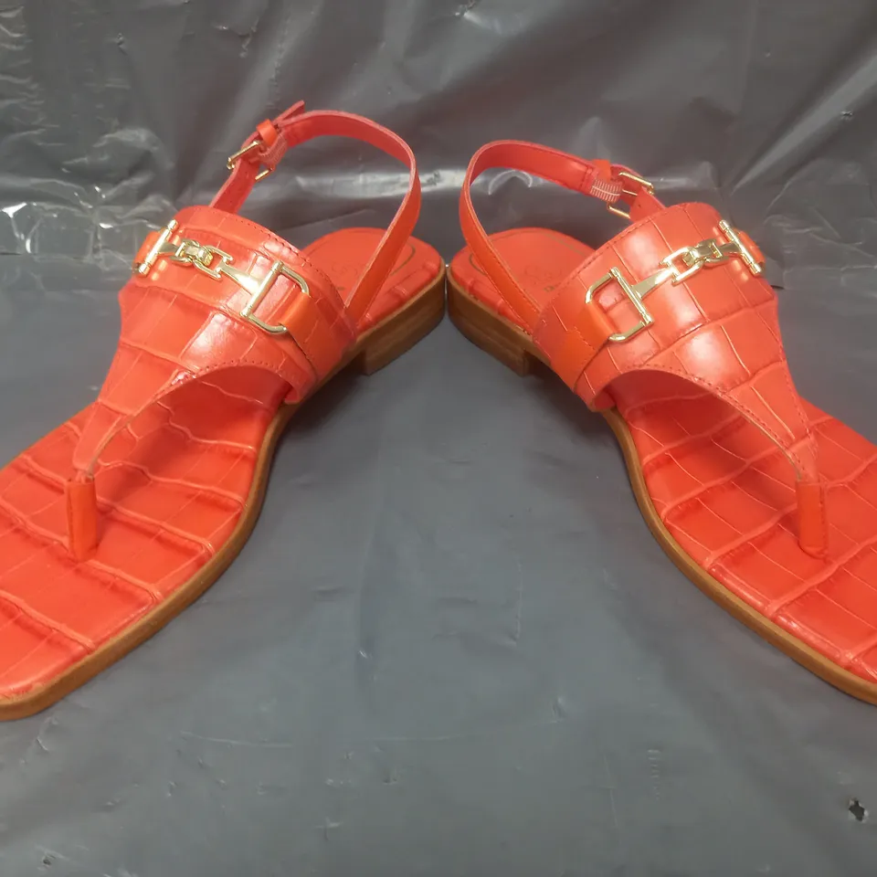 BOXED PAIR OF DUNE LONDON TOE-POST SANDALS IN ORANGE SIZE 7