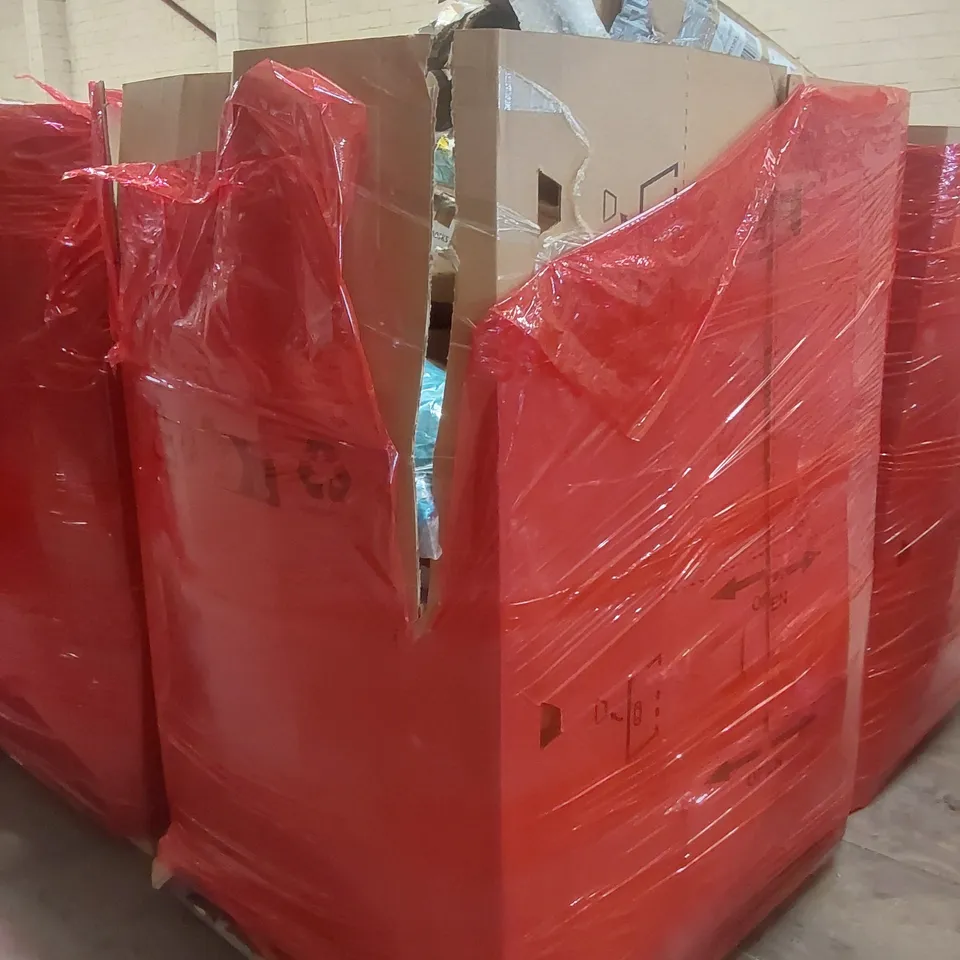 PALLET CONTAINING A VERY LARGE QUANTITY OF ASSORTED ITEMS INCLUDING: POP-UP TENT, COLAPZ TENT, SUITCASE ECT