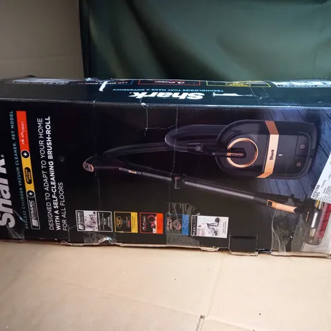 BOXED SHARK BAGLESS CYLINDER PET VACUUM CLEANER