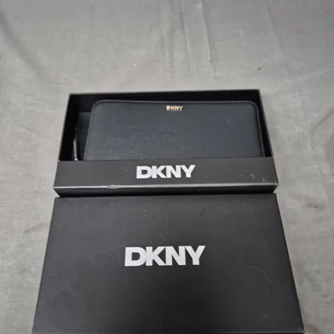 BOXED DKNY VELA PURSE