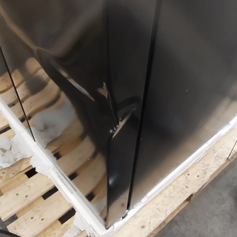 HISENSE RQ560N4WBF PUREFLAT AMERICAN FRIDGE FREEZER - UNPROCESSED RAW RETURN
