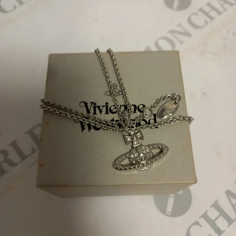 BOXED VIVIENNE WESTWOOD SILVER CHAIN LINK PENDANT NECKLACE 