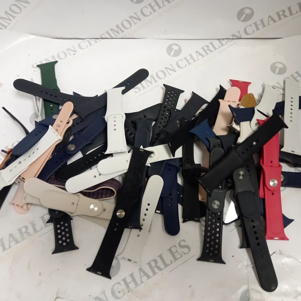 APPROX 30 ASSORTED LOOSE SMART WATCH STRAPS IN VARIOUS DESIGNS AND SIZES.