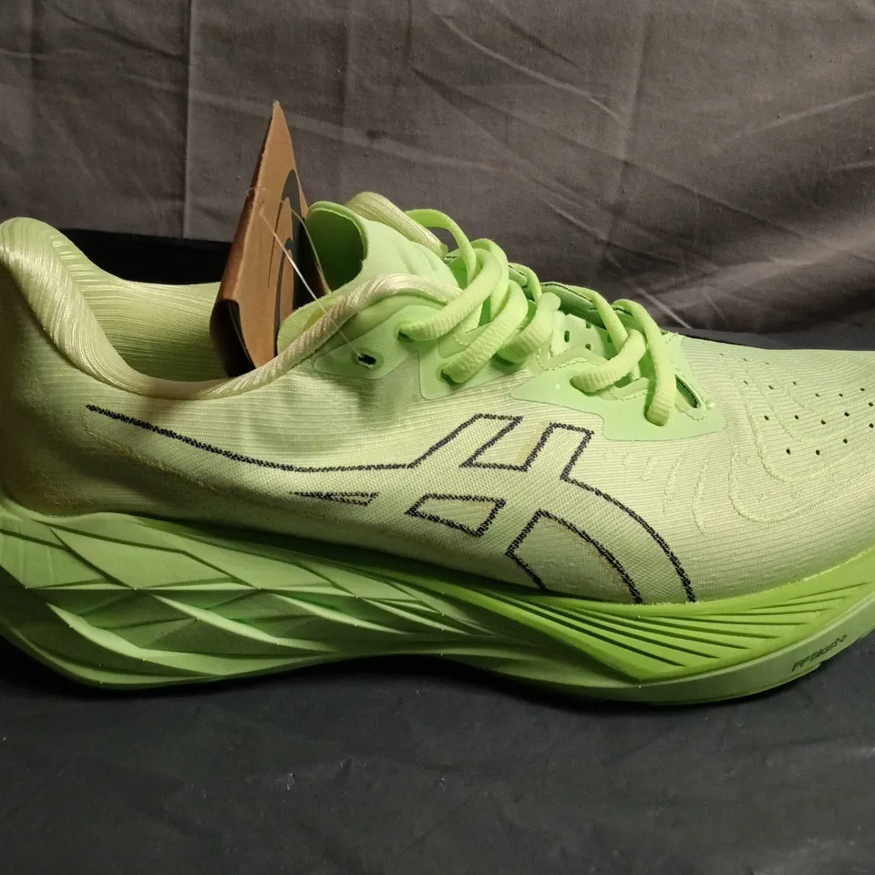 UNBOXED PAIR OF ASICS NEON GREEN RUNNING SHOES – UK SIZE 10