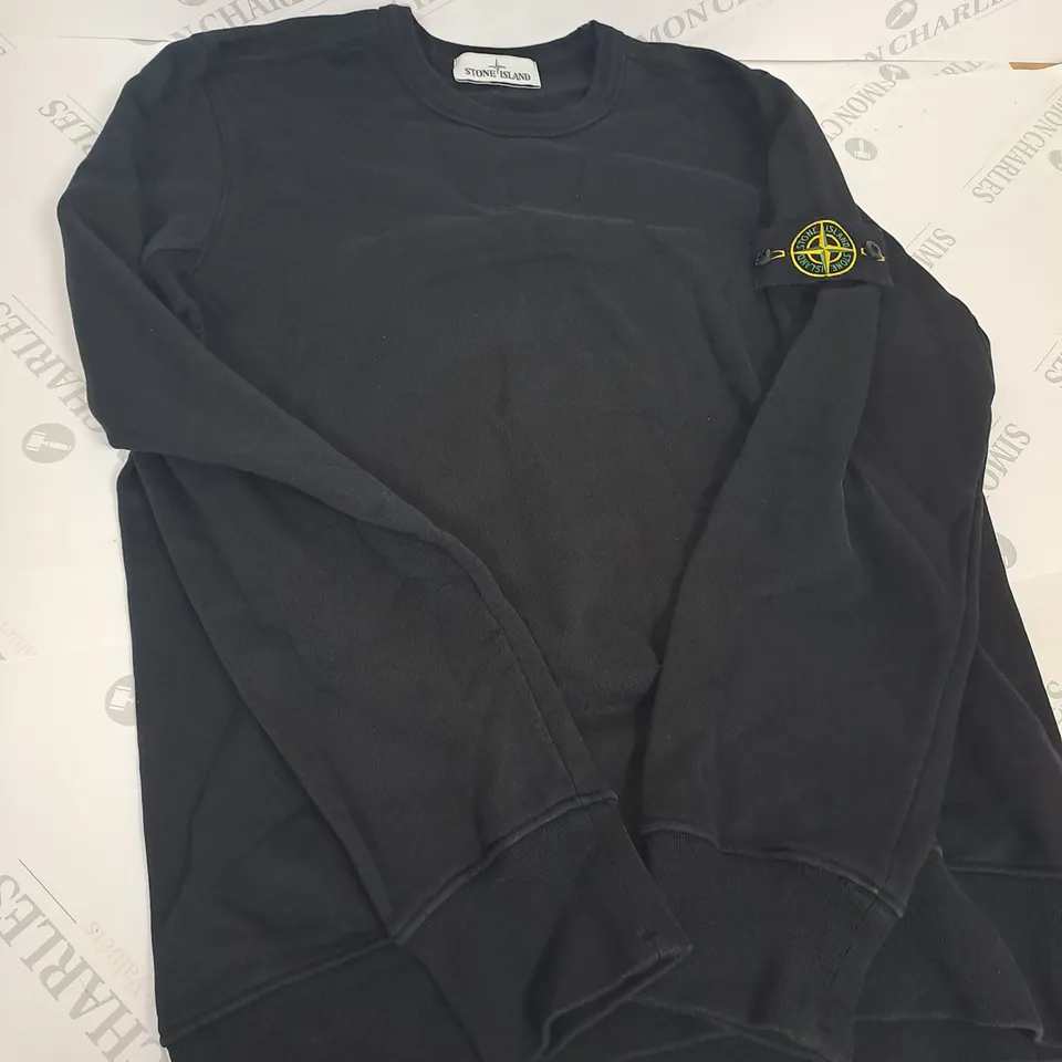 MENS STONE ISLAND JUMPER IN BLACK - SIZE MEDIUM 