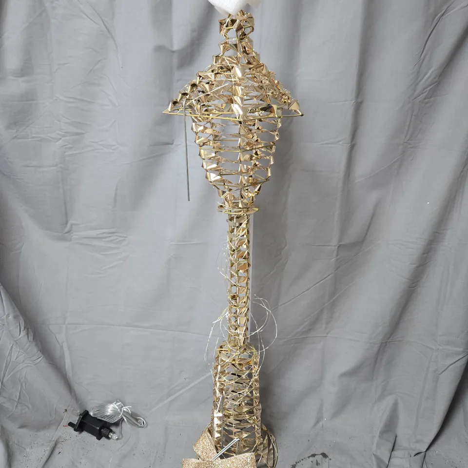 GOLD LAMP POST INDOOR/OUTDOOR CHRISTMAS LIGHT - 90 CM - COLLECTION ONLY