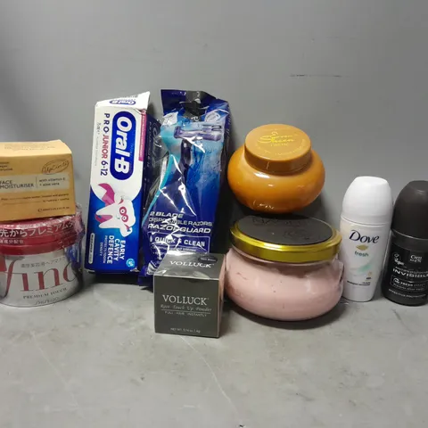 APPROX 20 ASSORTED BEAUTY PRODUCTS TO INCLUDE UPCIRCLE MOISTURISER, DOVE DEODORANT, HAND/NAIL CREAM, ETC