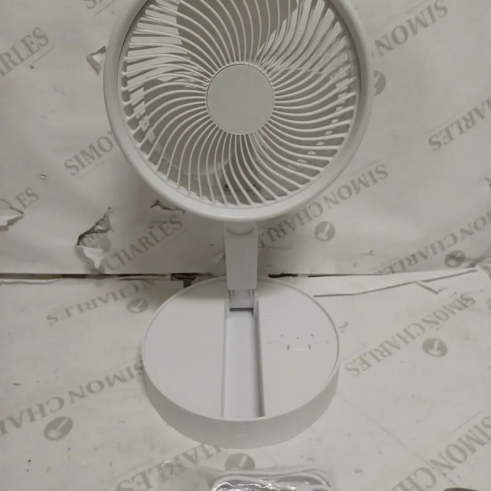 BELL & HOWELL RECHARGEABLE EXTENDABLE DESK & FLOOR FAN, WHITE