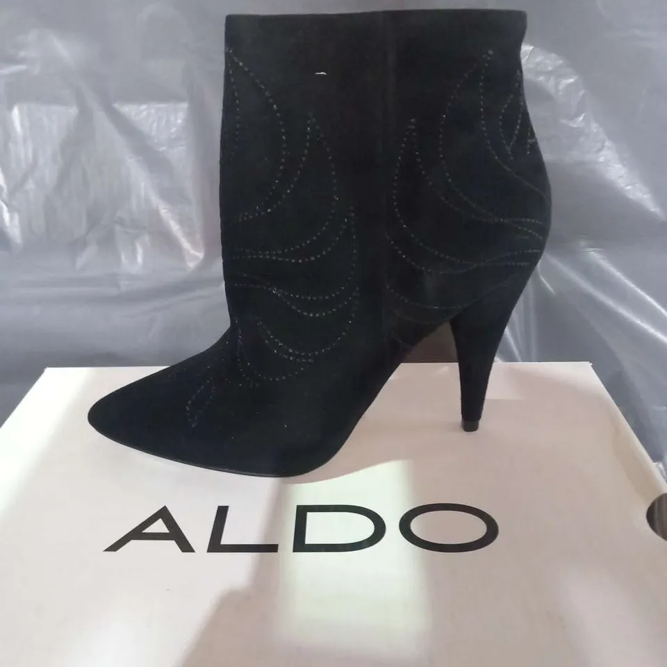 BOXED ALDO DEENA BLACK SUEDE SIZE 3