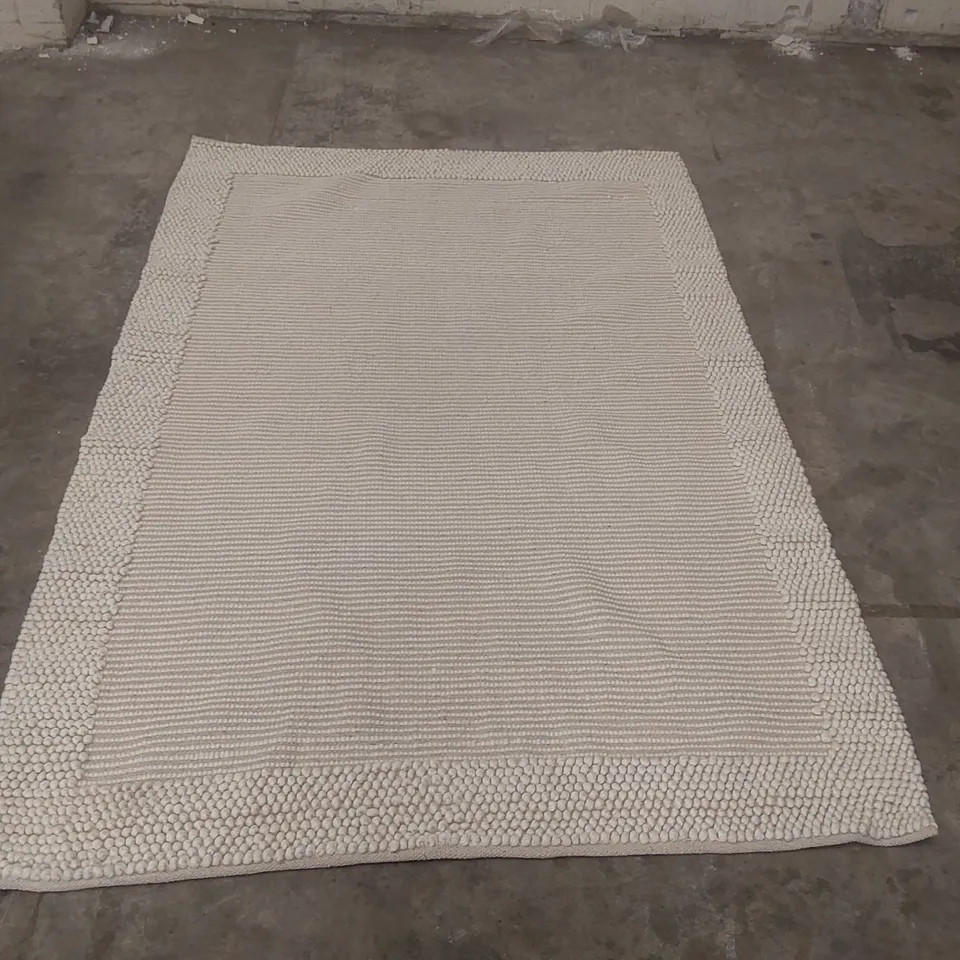 QUALITY DESIGNER AREA RUG - APPROXIMATELY 230 x 155cm