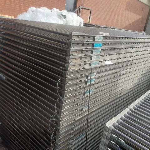 PALLET CONTAINING A LARGE QUANTITY OF SOLAR PANELS 