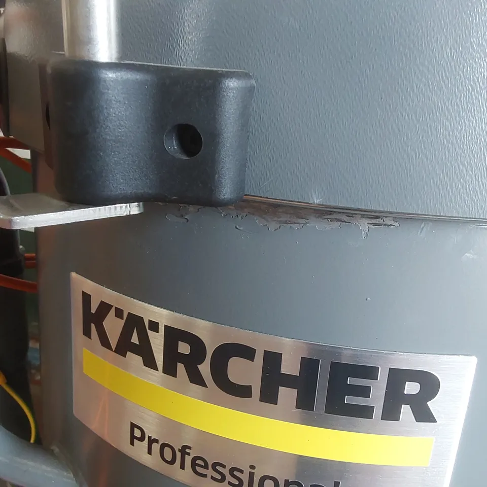EX-DEMO KÄRCHER IVR 35/20-2 SC S/N 20210 INDUSTRIAL VACUUM CLEANER
