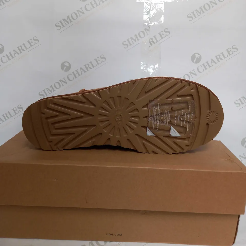 UGG W CLASSIC ULTRA MINI IN BROWN - UK 9