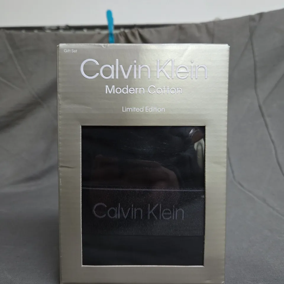 BOXED CALVIN KLEIN LIMITED EDIITON - GIFT SET - SIZE L