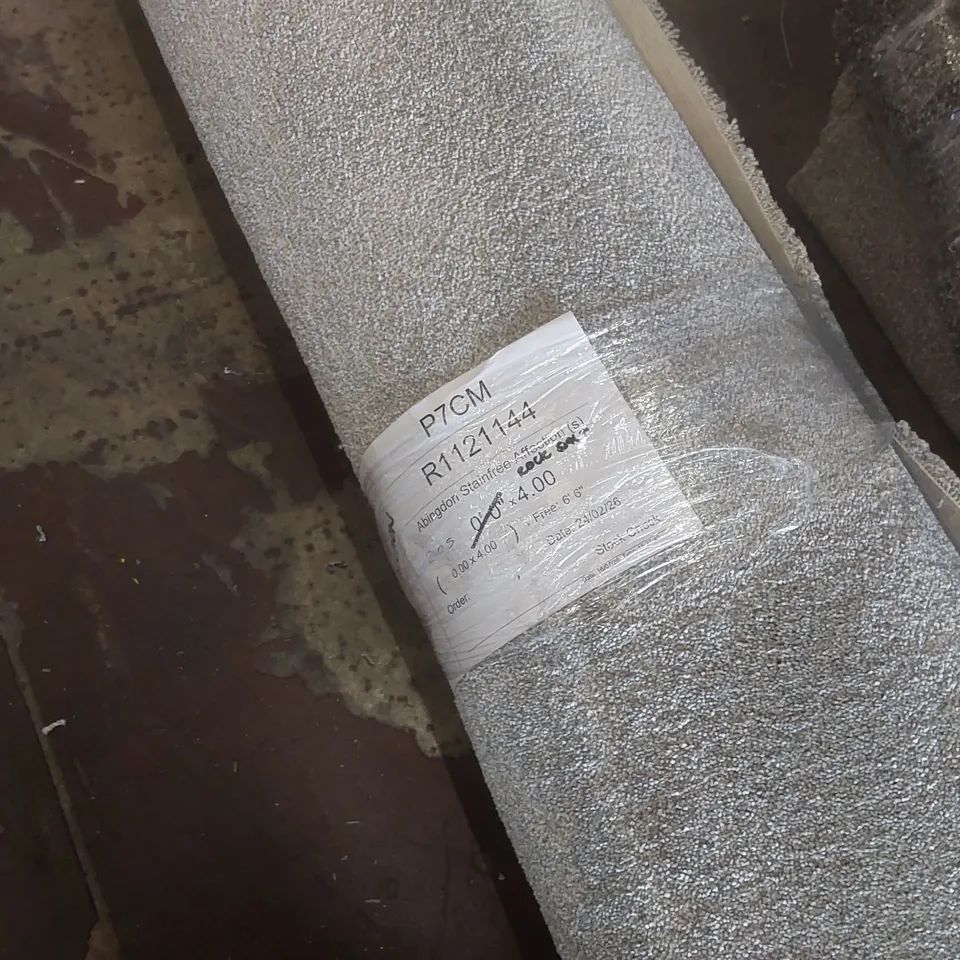 ROLL OF QUALITY ABINGDON STAINFREE AFFECTION CARPET - APPROXIMATELY 2.05 x 4m