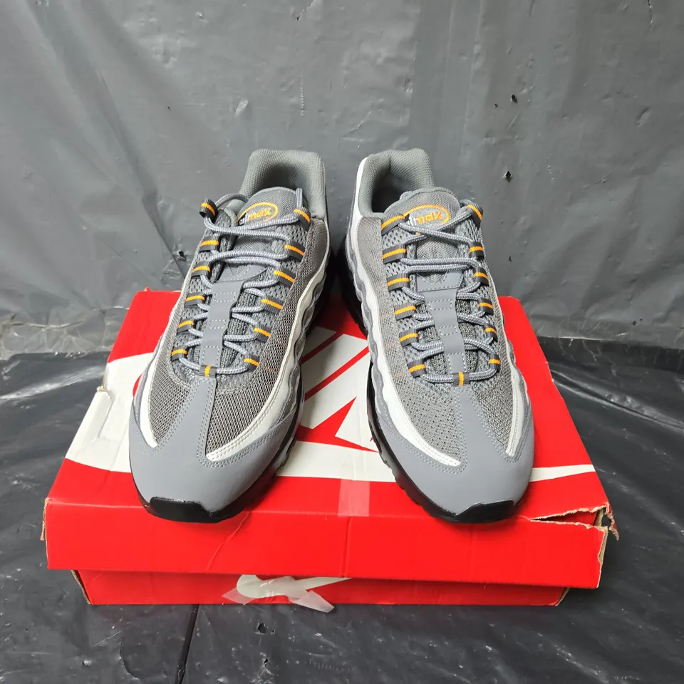 BOXED PAIR OF NIKE AIR MAX 95 TRAINERS IN GREY - UK 9