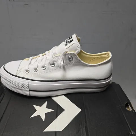 BOXED CONVERSE WHITE SIZE 6