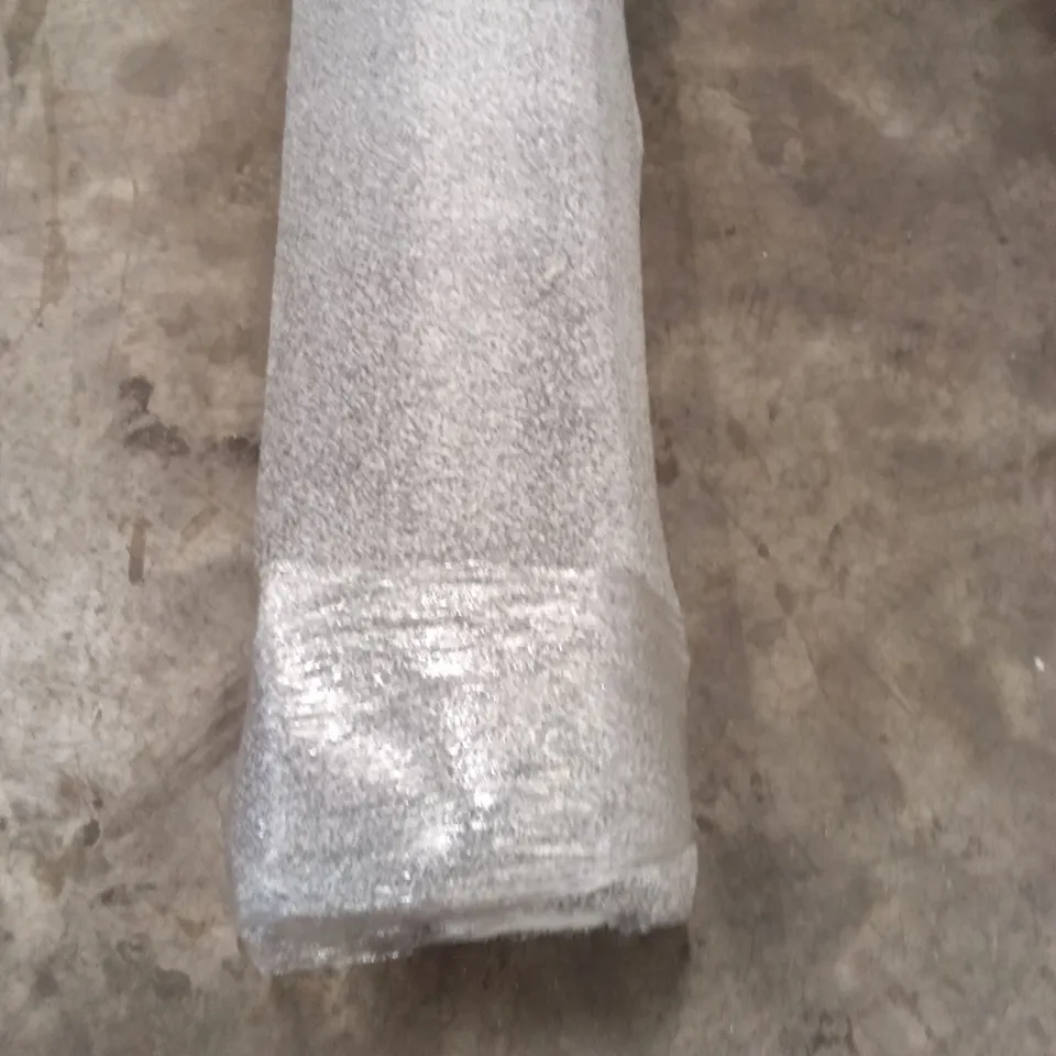 Roll of quality carpet approx size: unspecified